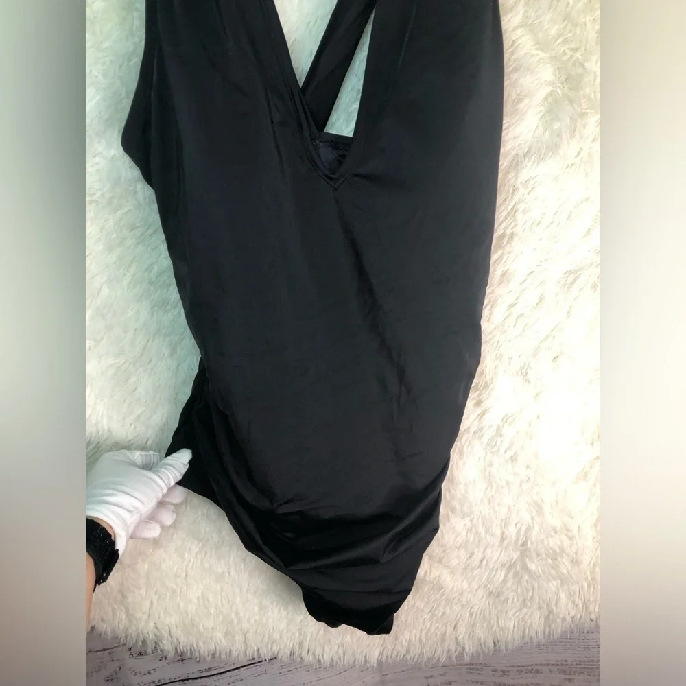 VENUS Elegant Black Swimsuit size 18 NWOT
